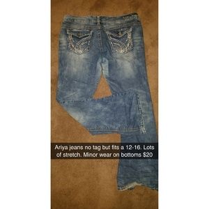Ariya jeans